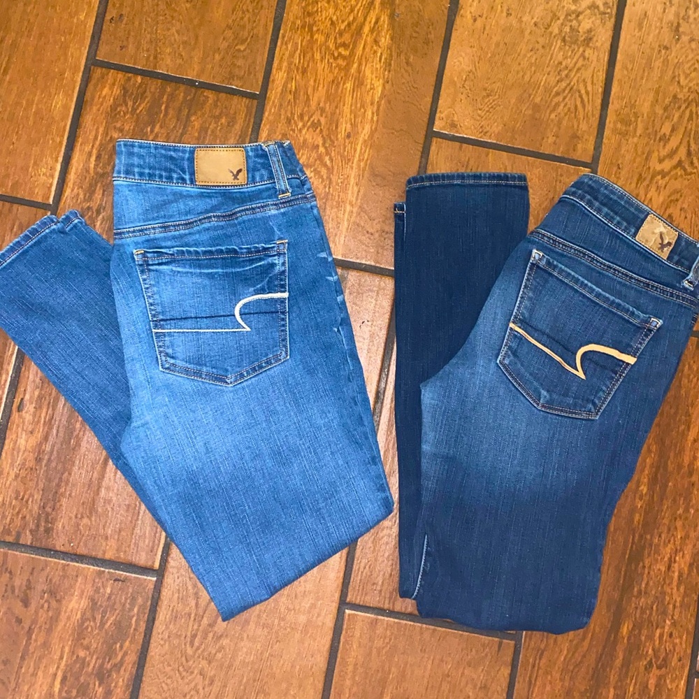 2 pairs of American Eagle jeans